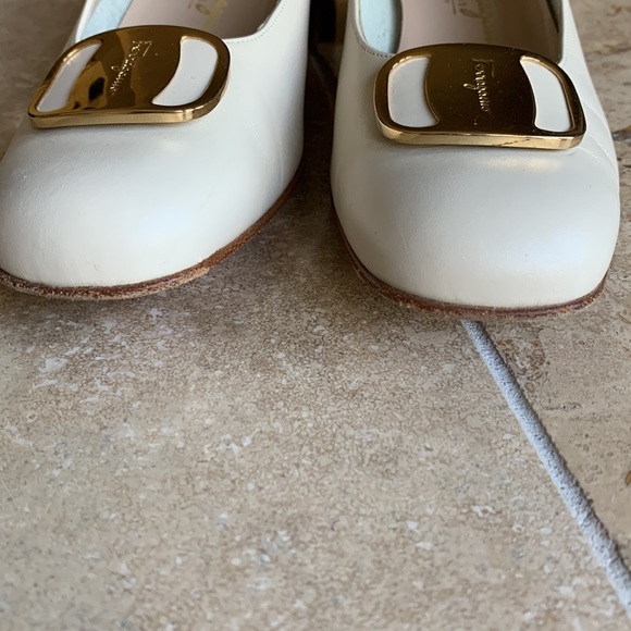 Salvatore Ferragamo Ivory Pumps - Picture 9 of 9